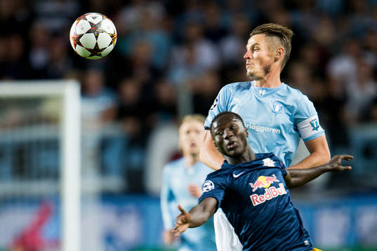 Malmö FFs Markus Rosenberg och Salzburgs Naby Keita