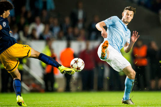 Malmö FFs Markus Rosenberg och Salzburgs André Ramalho