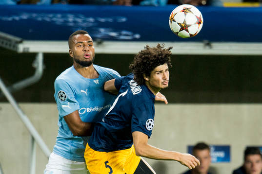 Malmö FFs Isaac Kiese Thelin och Salzburgs André Ramalho