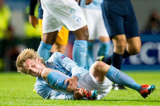 Malmö FFs Emil Forsberg har ont