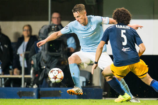 Malmö FFs Markus Rosenberg och Salzburgs André Ramalho