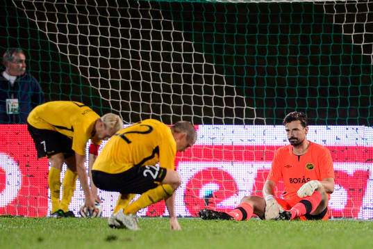 Elfsborgs målvakt Kevin Stuhr Ellegaard deppar
