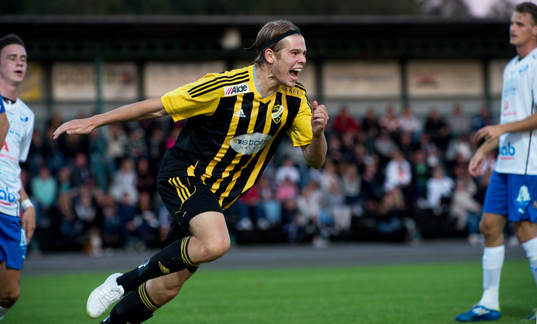IFK Hässleholms Filip Ranmo har gjort 1-0 i matchen i
