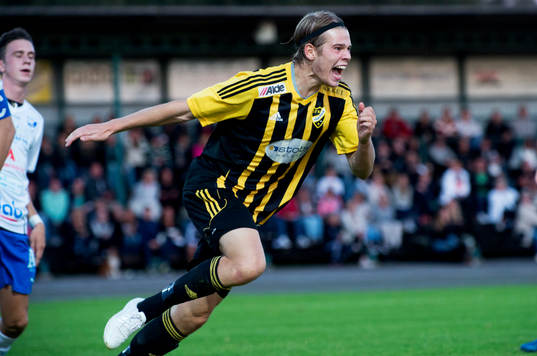 IFK Hässleholms Filip Thurn har gjort 1-0 i matchen i