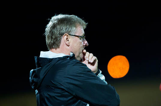 IFK Osbys tränare Ulf Larsson i matchen i division 3