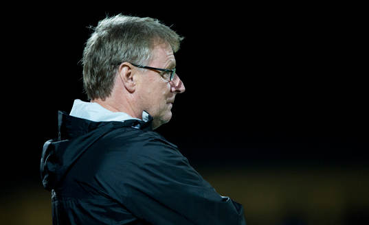 IFK Osbys tränare Ulf Larsson i matchen i division 3