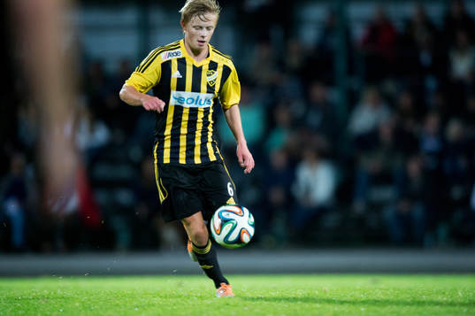 IFK Hässleholms Philip Bengtsson i matchen i division 3