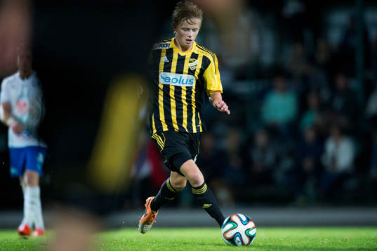 IFK Hässleholms Philip Bengtsson i matchen i division 3