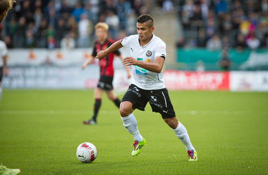 Örebros Daniel Sobralense i Allsvenskan mellan Örebro och