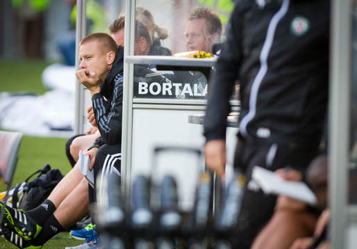 Brommapojkarnas tränare Stefan Billborn deppar i
