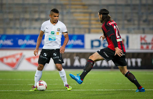 Örebros Daniel Sobralense i Allsvenskan mellan Örebro och
