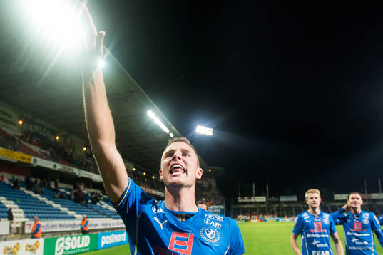 Halmstads Richard Magyar jublar mot publiken