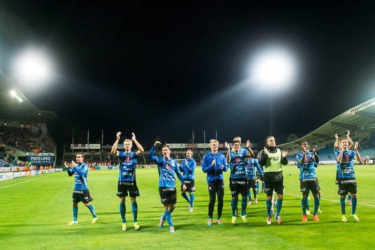 Halmstads spelare tackar publiken