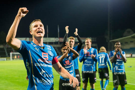 Halmstads Richard Magyar jublar mot publiken