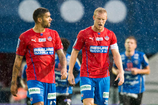 Helsingborgs Victor Palsson (tv) och Peter Larsson (th)