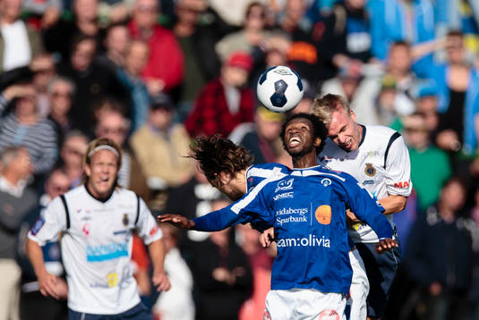Gefles Robin Nilsson i en nickduell med Åtvidabergs
