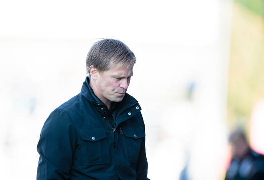 Gefles tränare Roger Sandberg ser fundersam ut