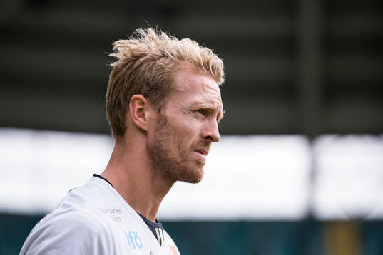 Mjällbys Christian Wilhelmsson på väg in till