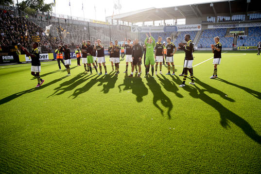 s spelare tackar publiken