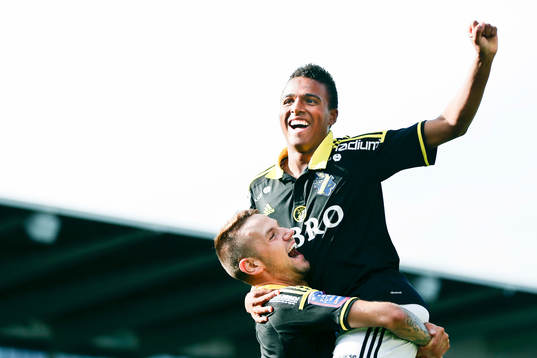 s Niclas Eliasson jublar