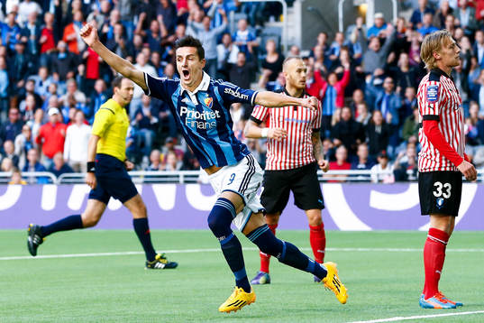 Djurgårdens Haris Radetinac (th) jublar