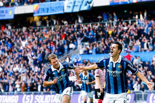 Djurgårdens Haris Radetinac (th) jublar