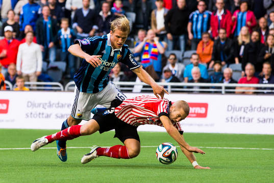 Djurgårdens Sebastian Andersson coh Malmö FFs Anton