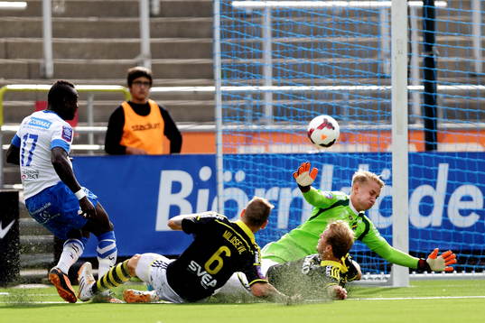 s målvakt Patrik Carlgren behöver inte släppa in något