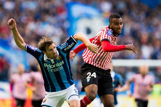 Djurgårdens Jesper Arvidsson och Malmö FFs Isaac Kiese