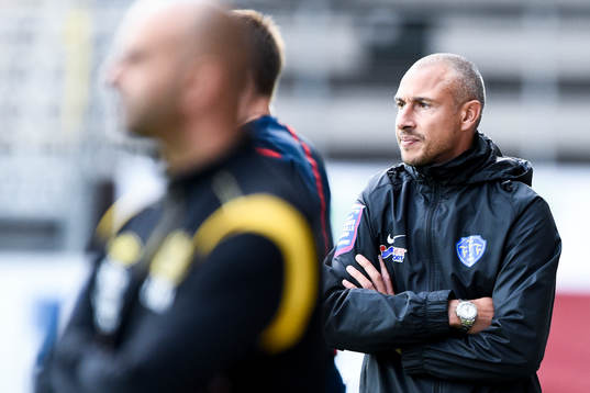 Falkenbergs tränare Henrik Larsson