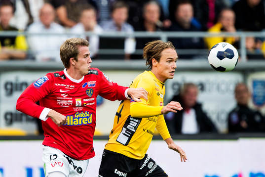 Kamp mellan Elfsborgs Viktor Prodell och Falkenbergs Adam