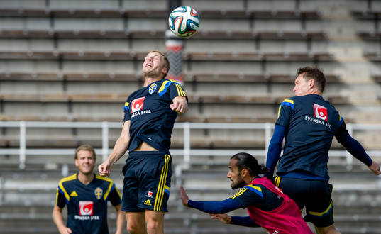 Sveriges Sebastian Larsson, Erkan Zengin och Kim Källström