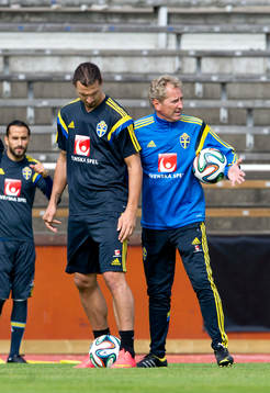 Sveriges Zlatan Ibrahimovic och förbundskapten Erik Hamrén