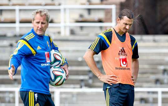 Sveriges Zlatan Ibrahimovic och förbundskapten Erik Hamrén