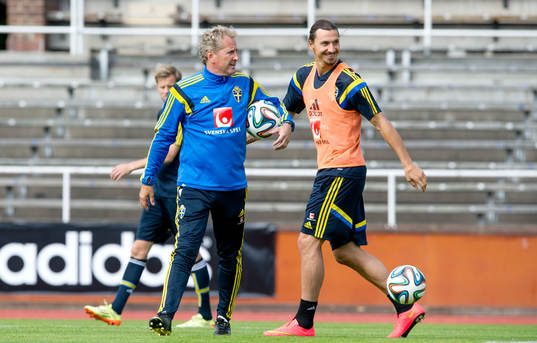 Sveriges Zlatan Ibrahimovic och förbundskapten Erik Hamrén