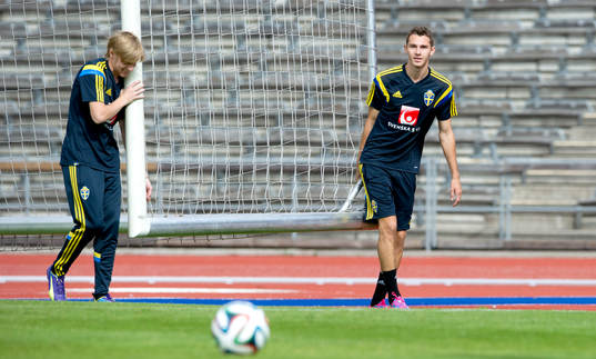 Sveriges Branimir Hrgota och Emil Forsberg