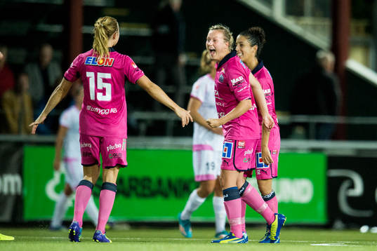 Linköpings Kristine Minde (m) jublar mot Jessica Samuelsson