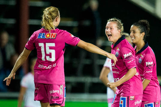 Linköpings Kristine Minde (m) jublar mot Jessica Samuelsson