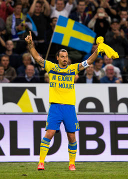 Sveriges Zlatan Ibrahimovic jublar