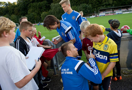 Andreas Cornelius, Rasmus Würtz og Lasse Vibe, DK, skriver