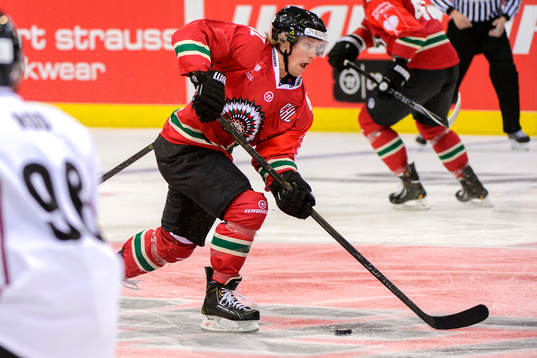 Frölundas Mathis Olimb med pucken