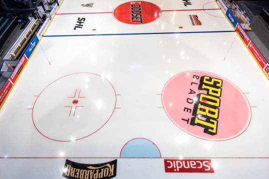 Isen i Scandinavium innan ishockeymatchen i CHL mellan