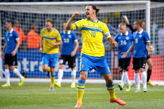 Sveriges Zlatan Ibrahimovic jublar