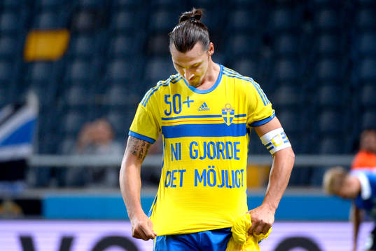 Sveriges Zlatan Ibrahimovic jublar