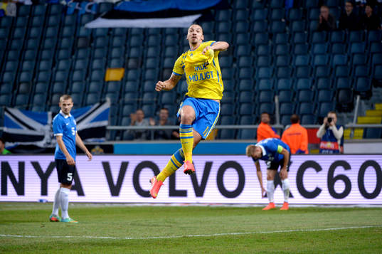 Sveriges Zlatan Ibrahimovic jublar