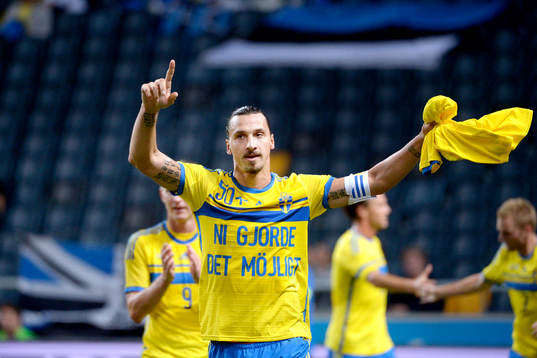 Sveriges Zlatan Ibrahimovic jublar