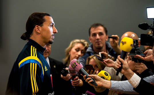 Sveriges Zlatan Ibrahimovic i mixed zone