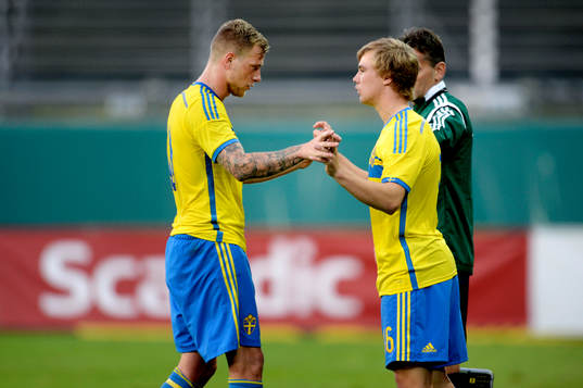 Sverige John Guidetti byts ut mot Simon Tibbling