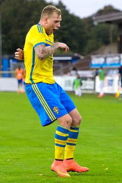 Sveriges John Guidetti dansar
