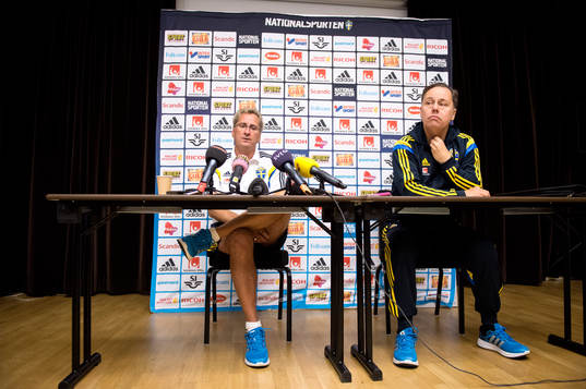 Sveriges förbundskapten Erik Hamrén och presschef Niklas